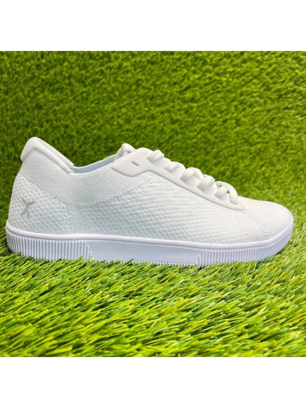 Flux Footwear Adapt Trainer White Womens Size 6.5 Athletic Knit Shoes Sneakers